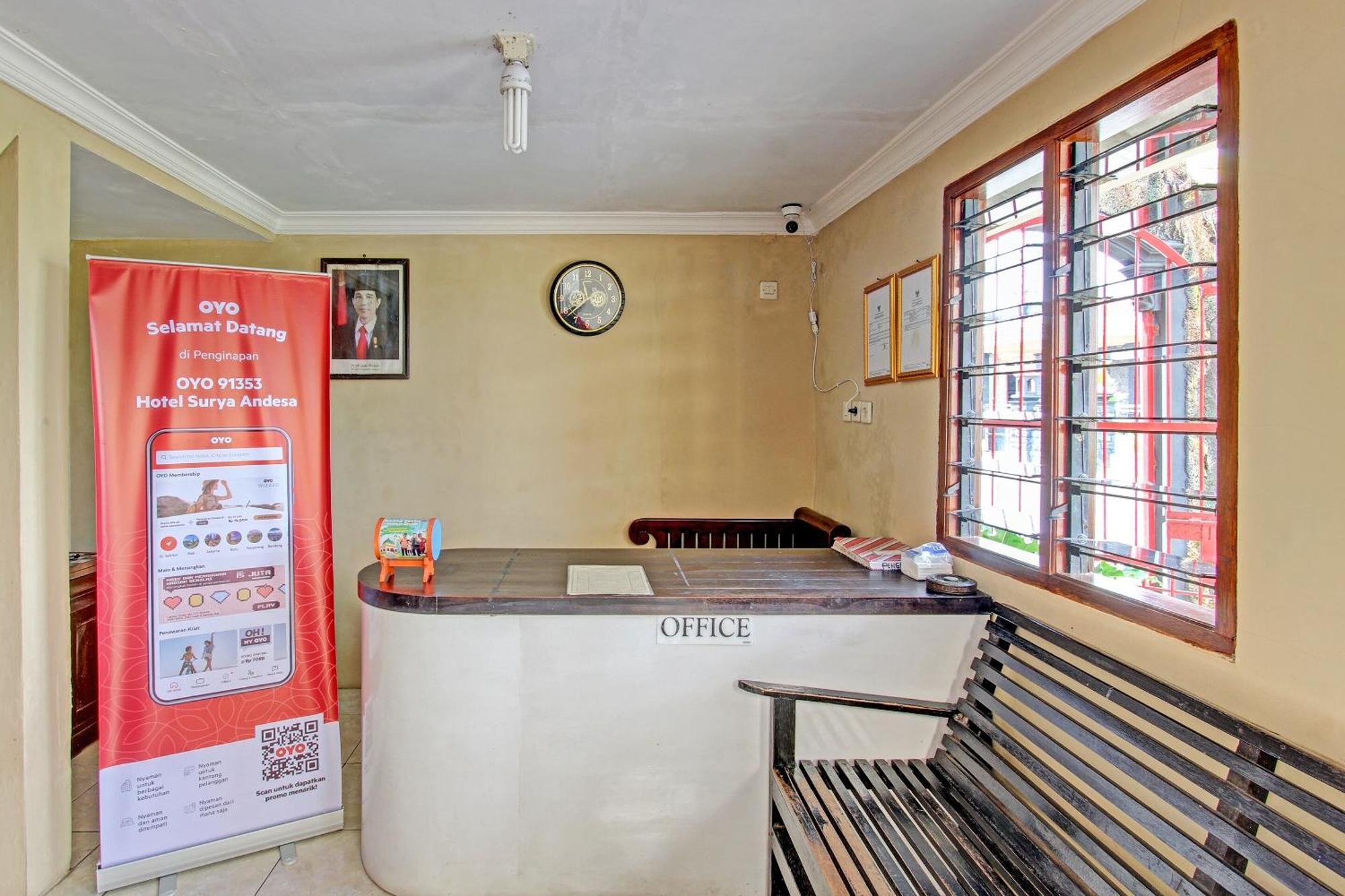 Oyo 91353 Hotel Surya Andesa Klaten Exterior photo