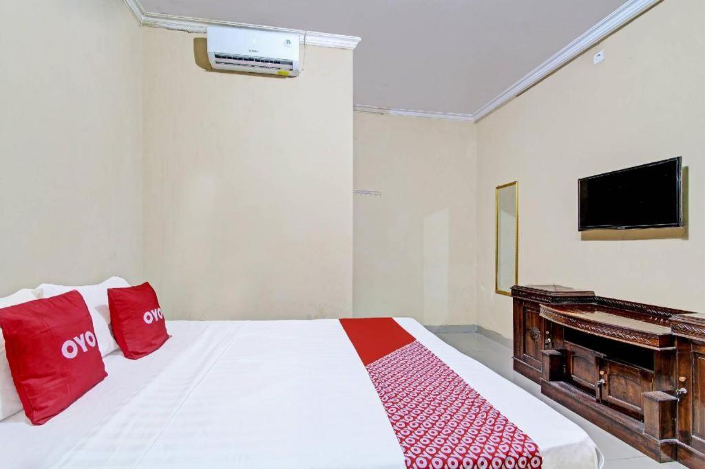 Oyo 91353 Hotel Surya Andesa Klaten Exterior photo