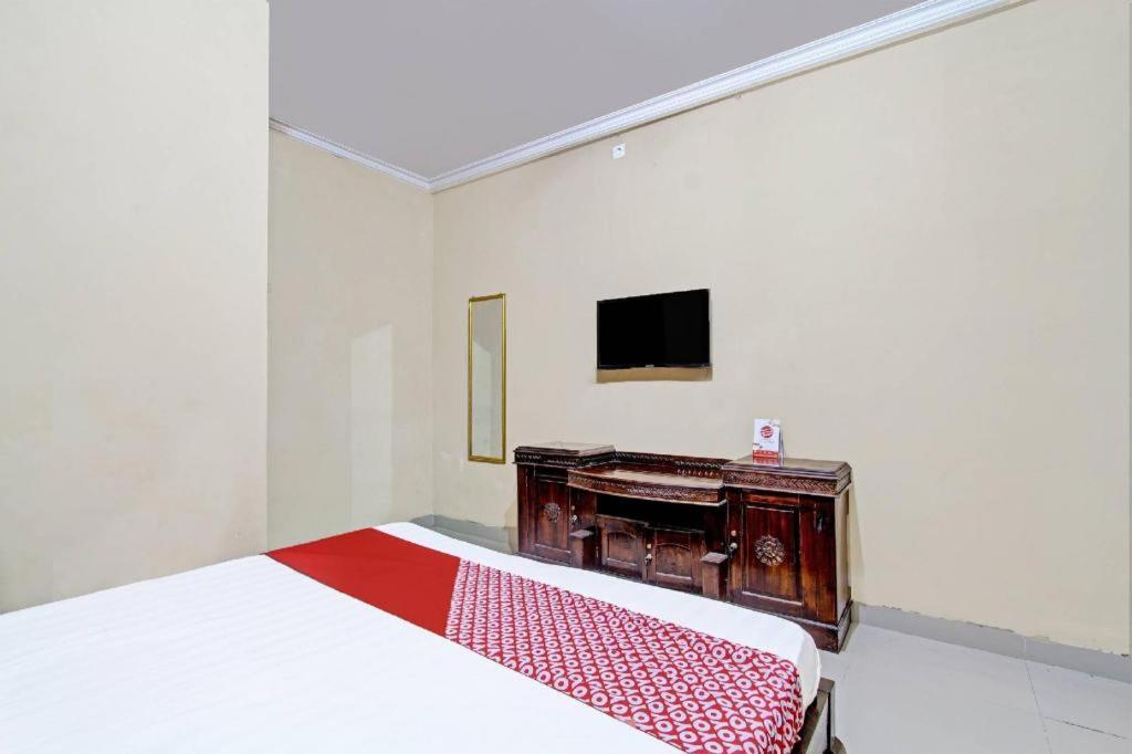 Oyo 91353 Hotel Surya Andesa Klaten Exterior photo