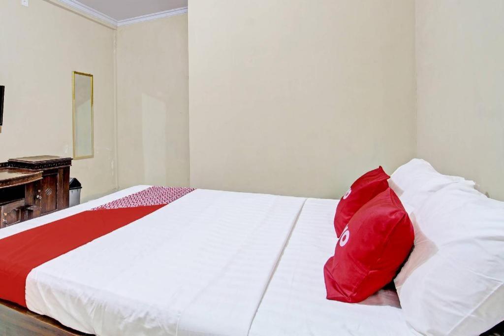 Oyo 91353 Hotel Surya Andesa Klaten Exterior photo